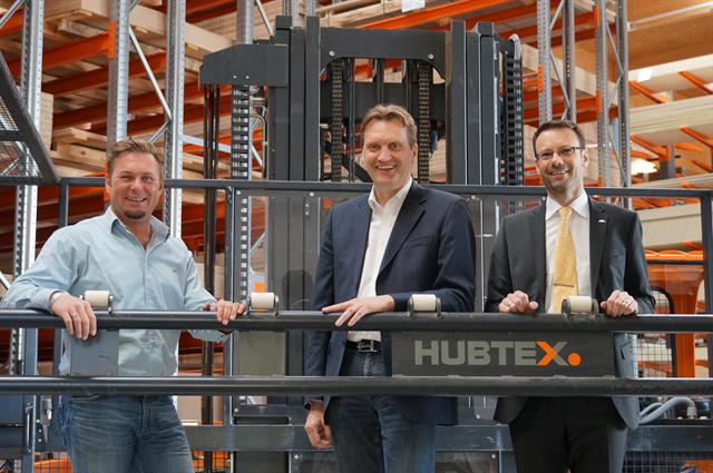 Logistics manager Johannes Foessl and branch manager Andreas Winkler of J. u. A.