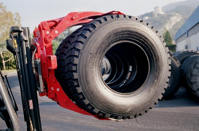Bolzoni Auramo Tire Clamp model RA-NE