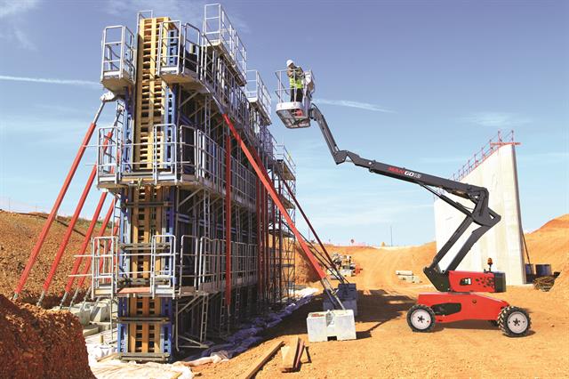 The MAN'GO 12 is about 1 T lighter than competitors, with the machine weighing nearly 4T.