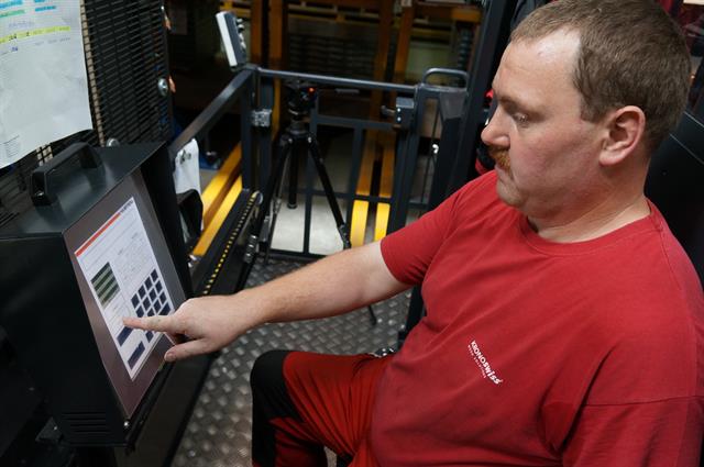 Careful order-picking using a vacuum-suction device