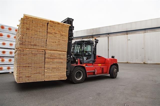 Kalmar forklifts at work for Stora Enso