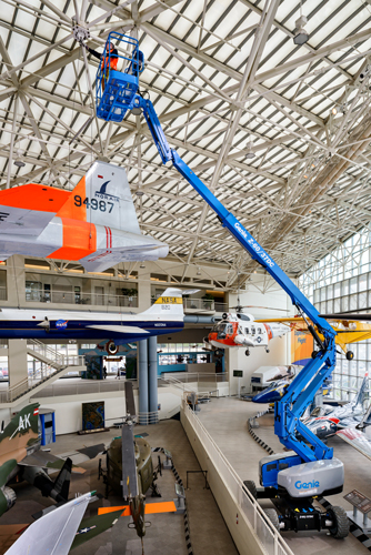 Genie adds electric lift, Z-62/40 options