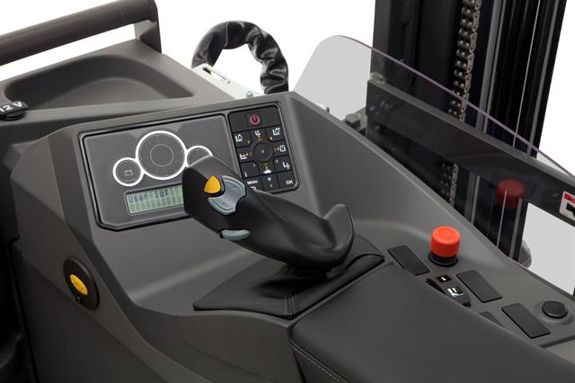 With the Ergologic joystick, all the hydraulic functions can be controlled effortlessly and safely