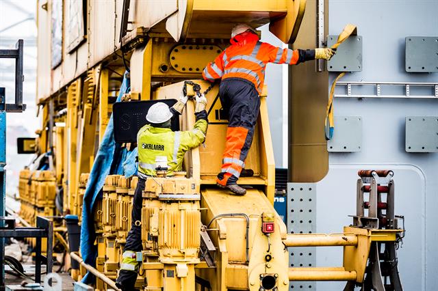 Kalmar wins port contracts