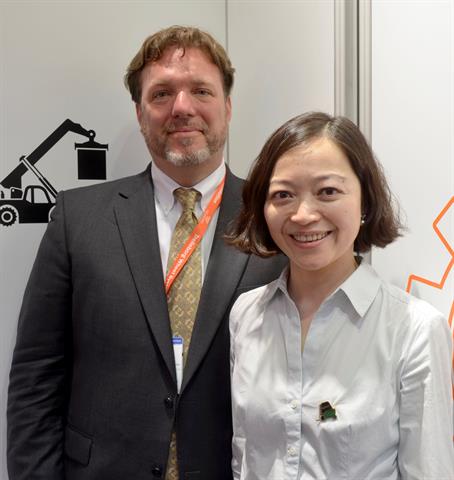 Bill Pedriana, director of sales & marketing at Big Joe Forklifts, and EP vice president Tian Sang
