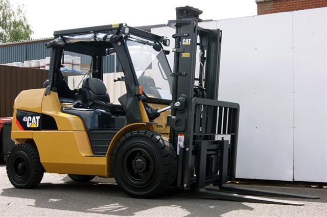 Avonmouth Shipping has addeda specially modified Cat DP45 diesel-powered forklift.
