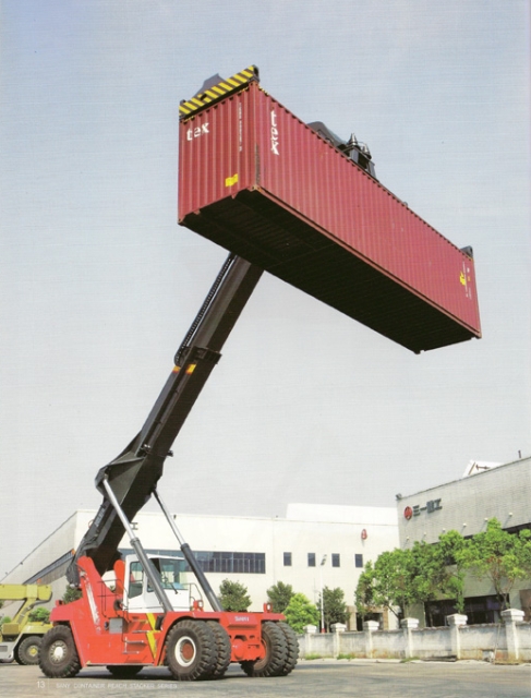 Reliable and strong -2009 SANY model RSC45-5 reach stacker available