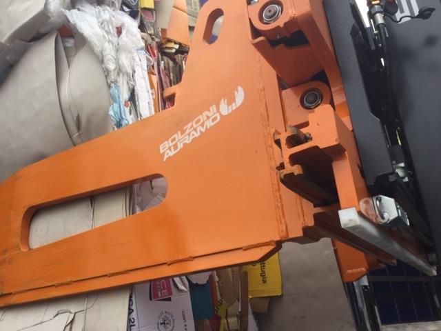 Bolzoni Auramo Recycling Bale Clamp, special plastic insert