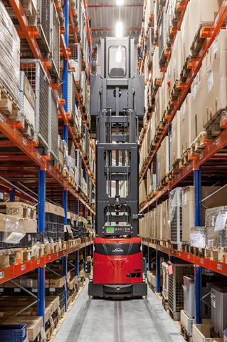 Linde's new driverless KMATIC VNA order picker