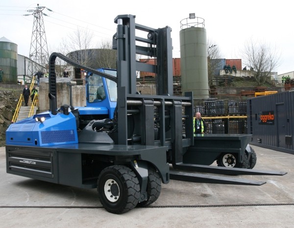 The 25 tonne Combilift C25000 four-directional forklift, built to handle 18-tonne modular data centres for BladeRoom.