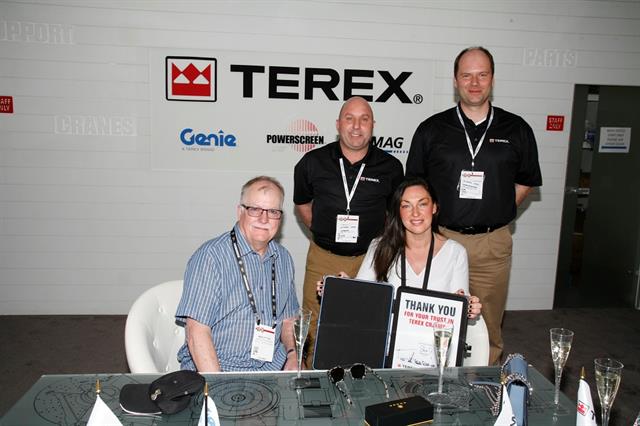 Mike Fitton (John Sutch), Lee Maynard (Terex Cranes), Hayley Sutch-Ware (John Sutch), Carsten von der Geest (Terex Cranes)