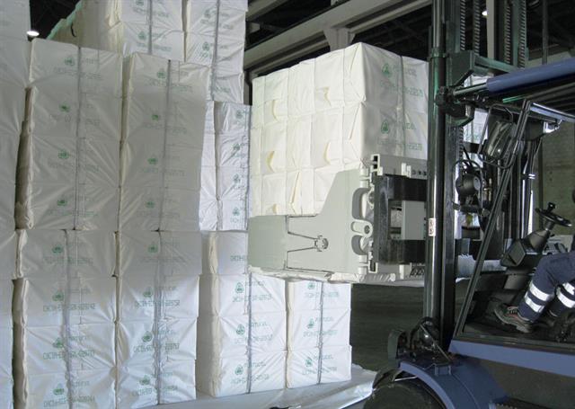 Cascade's 140G Pulp Bale Clamp