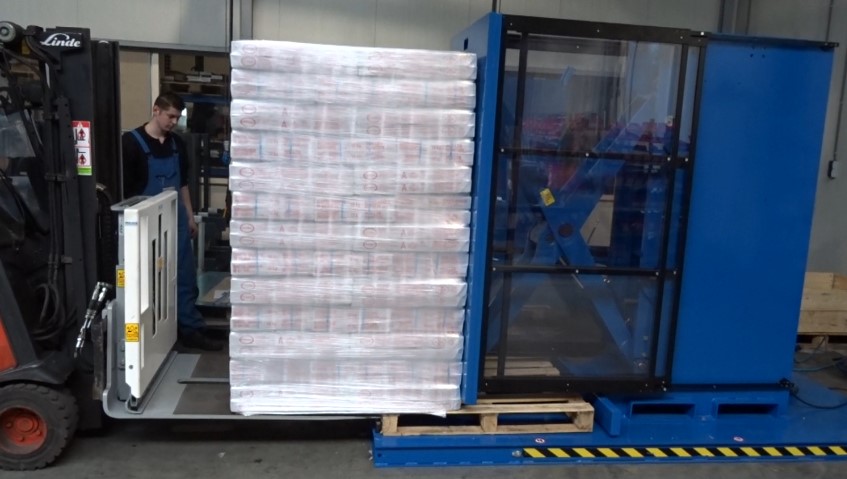 Easy Pallet Transfer Helps Food and Pharmaceuticals Industries