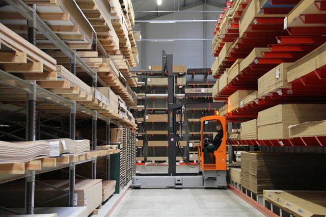 It's load-carrying capacity is 4 tonnes.
