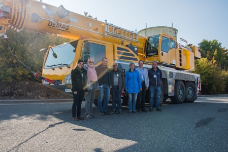 Jenny Rosenblatt (Terex Cranes) with Detlef Urban, Sybille Urban, Enrico Schwarz and Wilfried Wecker (Urban), Torsten Hanke (Terex) and Rüdiger Westphal (Urban).