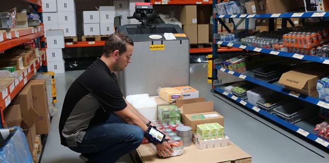 Pick by Weight: RAVAS mobile scales on order pick trucks signal picking errors