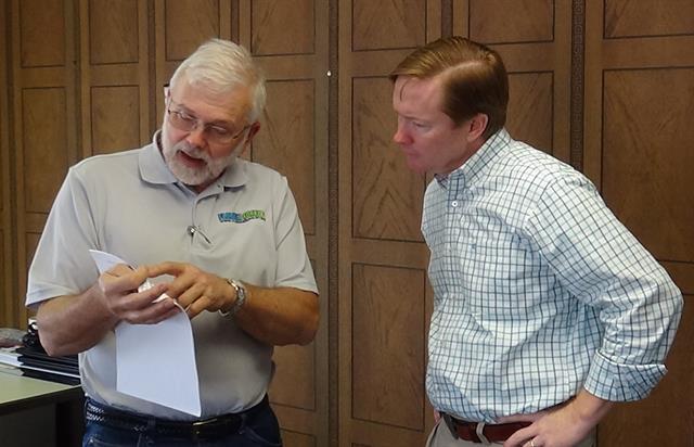 Commissioner Putnam with Florida Forklifts' Gary Mansell