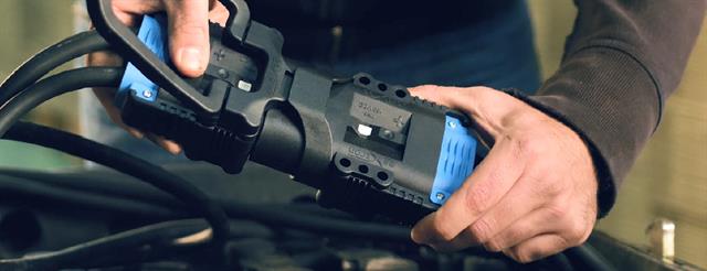 Eaxtron Battery Connectors