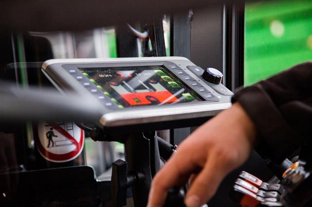 The new DQ-X offers the best-possible all-round visibility and ergonomics for drivers.