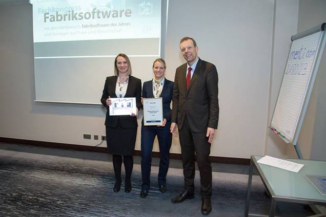 Sabine Manrique and Christiane Pilz (Jungheinrich) with Prof. Dr. Norbert Gronau (University of Potsdam)