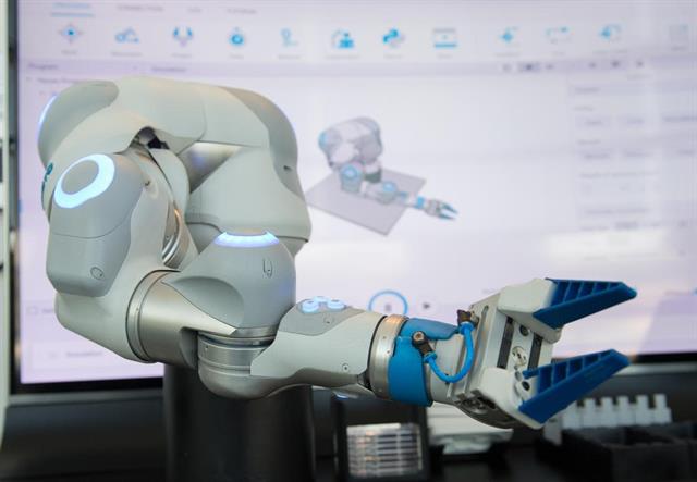 Machine learning, digital twin and IT platforms are making their way into logistics.