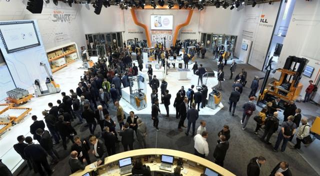 Large crowds at CeMAT 2018