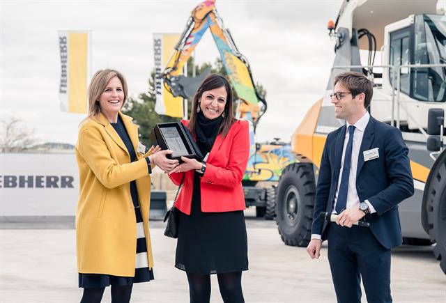 Patricia Rüf (Liebherr), Samira Himeur (Lyon Terminal) and Anthony Martin-Garin (Liebherr France) at the branch opening in Rognac.