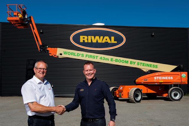 Riwal delivers a converted boomlift to Steiness