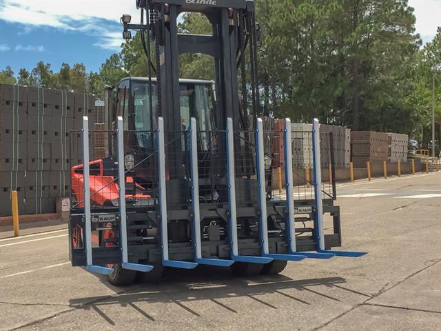 A special attachment: the 10T160IPZ for Austral Bricks.
