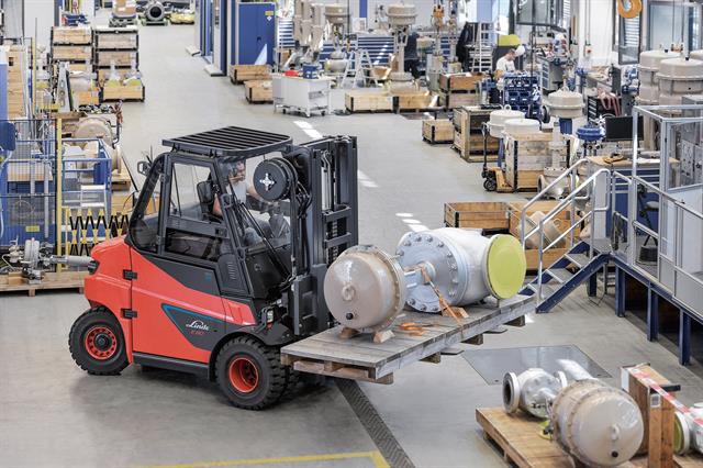 Starting immediately, the largest Linde brand electric trucks in the load capacity range from six to eight tons are now also available with lithium-ion batteries.