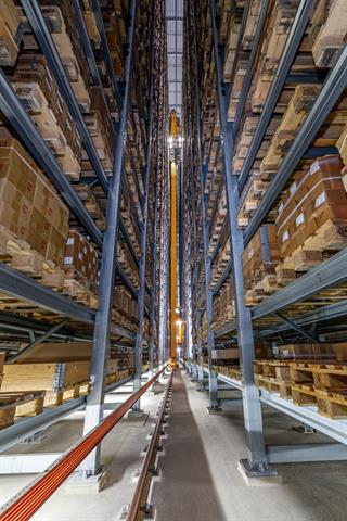 Jungheinrich's solution comprises a single-aisle racking warehouse