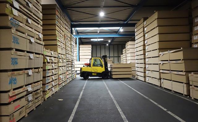 Holz-Tusche has been using Hyster forklifts for more than 30 years