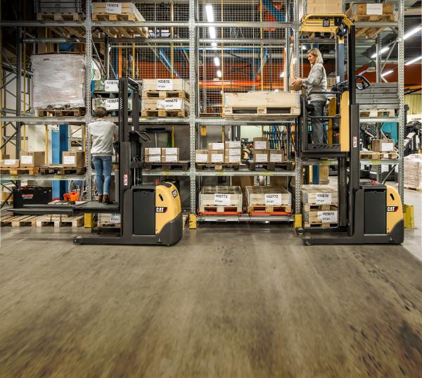 With its new NOL10P 2nd-level order picker, Cat® Lift Trucks has expanded the scope for improving efficiency and productivity in picking operations.