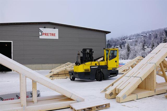 Forklifts cope with snow – but require caution