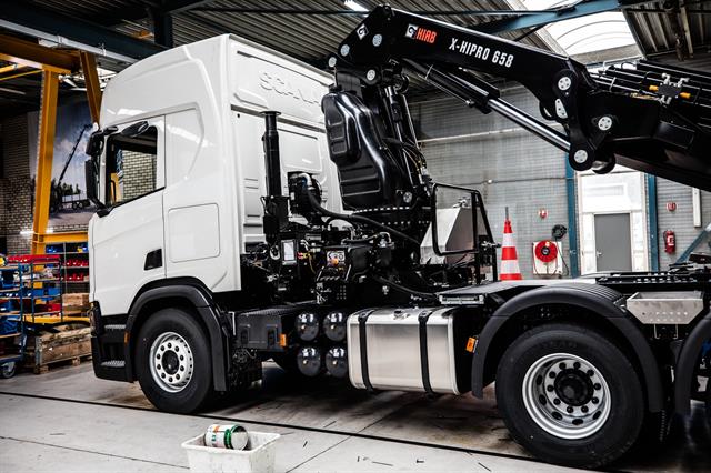 Hiab's new solutions slash crane mounting time