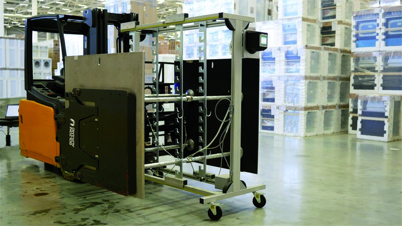 The Force Tester to monitor the distribution of forces over the 4 pad corners.