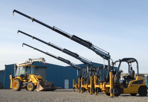 JC Plant Ltd has developed the Skyhook 3.3 using Cat forklifts supplied by Briggs Equipment.