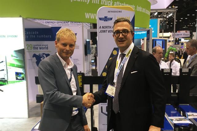 Cascade CEO Davide Roncari and Meijer Handling Solutions CEO Hendrik Meijer at ProMat 2019