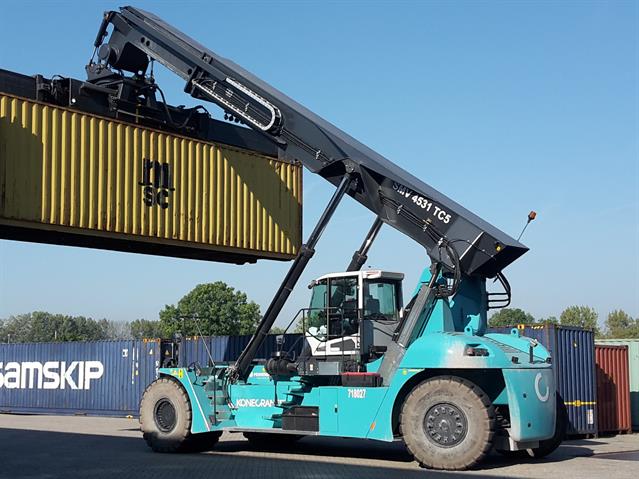 CCT Alpherium has received its second Konecranes Flow Drive reachstacker