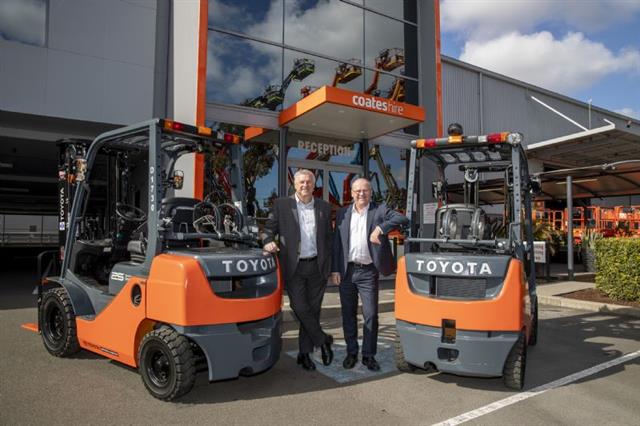 TMHA's Steve Takacs with Peter Davis from Coates Hire