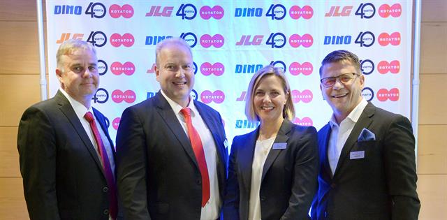 Vesa Valtonen and Jari Valtanen (Rotator) and Karin Nars and Veli-Matti Savo (Dinolift) celebrate their collaboration milestone.