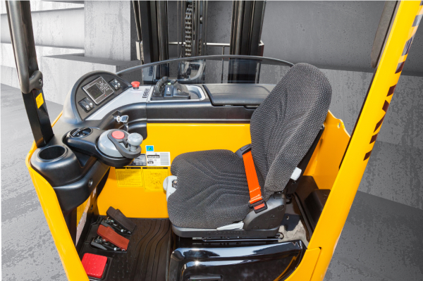 Hyundai 16BRJ-9 Reachtruck