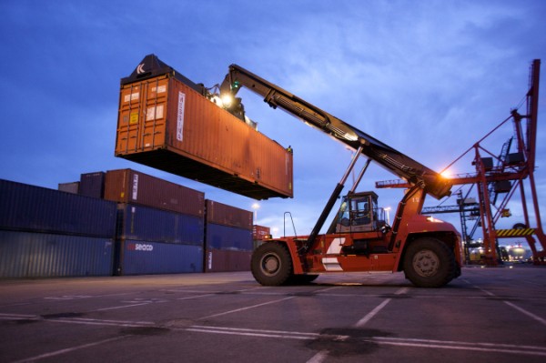 The Kalmar DRF420-450L reach stacker is new to Cargotec's product range.