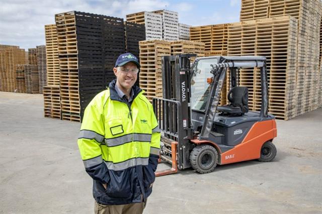 Smart Recycling uses solar for forklifts
