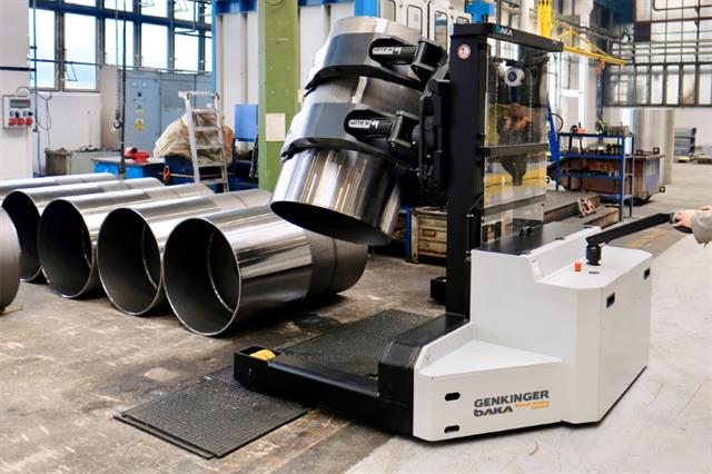Electric high-lift truck with rotating and clamping devices