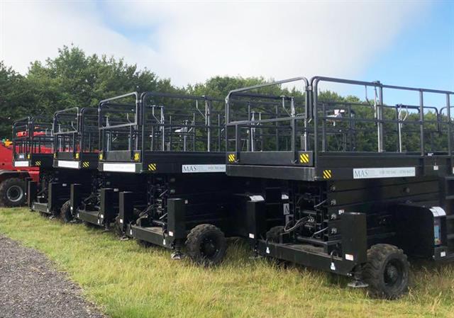 Haulotte's black booms