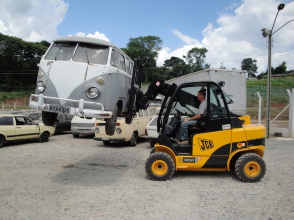 The JCB Teletruk carrying