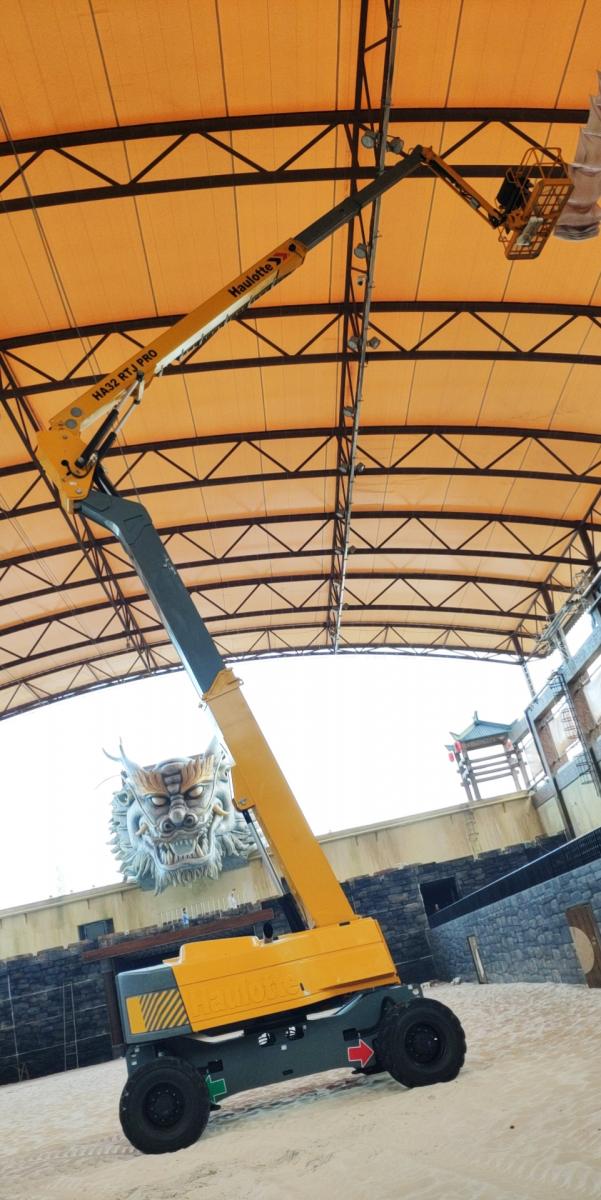 A HA32 RTJ PRO is working on the Chengdu cultural project