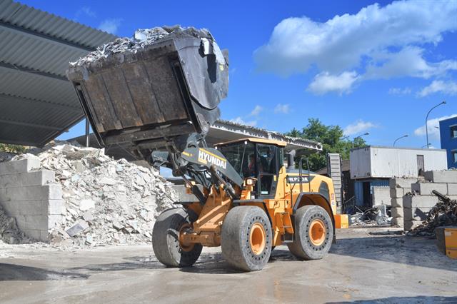 BTU has added another HL960A