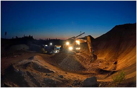 Excavator equipped with TYRI Hi-CRI lighting